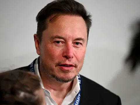 Tỷ phú Elon Musk khuyên người trẻ: Thành công không dành cho người nhát gan, sợ chỉ trích và thích hoài nghi