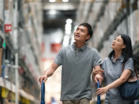 Đến tuổi trung niên tôi nhận ra: Những người không học lái xe, không mua ô tô là người tỉnh táo thực sự trên đời