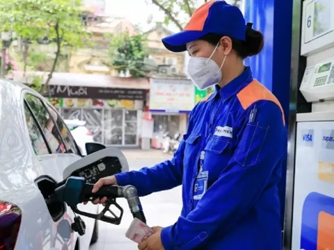 Giá xăng, dầu đồng loạt tăng