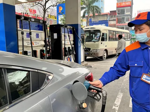 Giá xăng dầu hôm nay 21/1: Đồng loạt "nằm sàn", giá xăng dầu trong nước sẽ giảm mạnh?