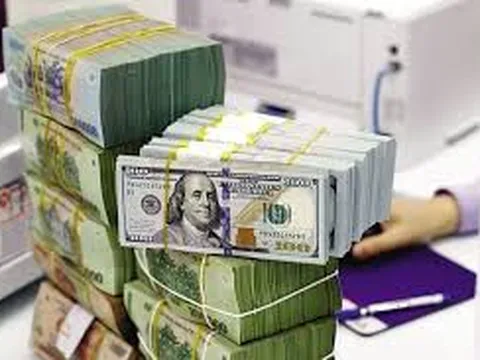 Giá USD bất ngờ giảm mạnh, NHNN bơm ròng cao kỷ lục