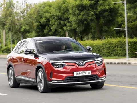 Dự báo thị trường ô tô Việt Nam năm 2025: Xe xanh tiếp tục "chiếm sóng"