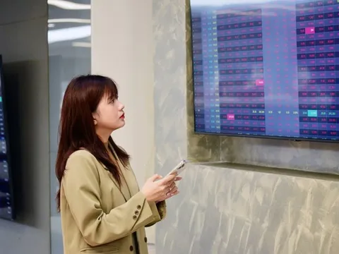 Dòng tiền lớn quay trở lại thị trường chứng khoán