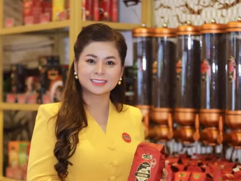 'Nữ hoàng cà phê' Lê Hoàng Diệp Thảo khai trương King Coffee tại Hạ Long, 'hoà quyện' cùng di sản thế giới
