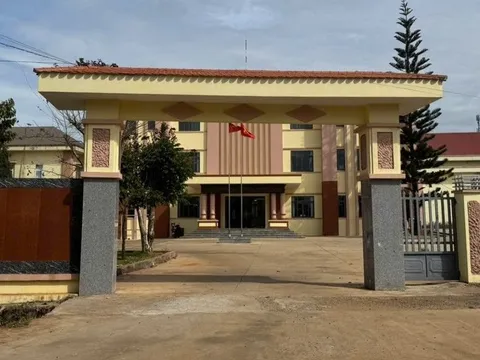 Em gái 17 tuổi mượn tên để đăng ký kết hôn, chị bỗng có ‘2 chồng’ suốt 11 năm