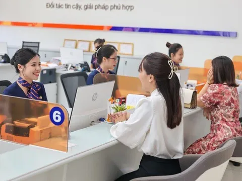 Lãi suất tiết kiệm tiếp tục giảm mạnh, ngân hàng nào đang có mức lãi cao nhất?