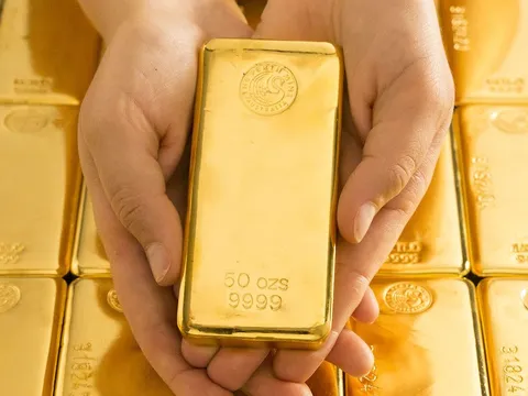 Giá vàng hôm nay 12/3/2025: Giá vàng 'được lòng' nhà đầu tư khi USD 'sụt hố'