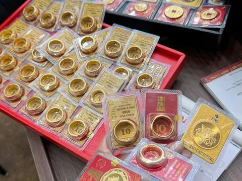 Giá vàng hôm nay 18/3: Giá vàng trong nước cao hơn giá thế giới khoảng 21 triệu đồng/lượng