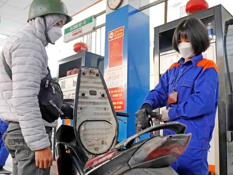 Giá xăng dầu hôm nay 27/3/2025: Xăng dầu trong nước đồng loạt tăng?