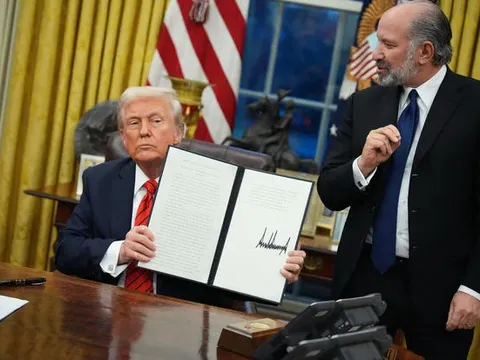 Mỹ công bố thuế đối ứng 46% với Việt Nam: Thaco, VinFast, Minh Phú, Vĩnh Hoàn, May Sông Hồng... chịu ảnh hưởng như thế nào?