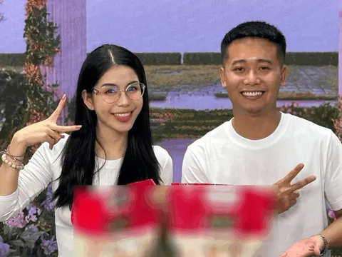 Khởi tố Quang Linh Vlogs, Hằng Du Mục