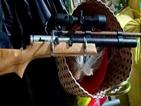 Bắt Trương Vô Kỵ vì rao bán súng tự chế