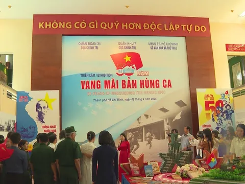 Khai mạc triển lãm "50 năm vang mãi bản hùng ca"