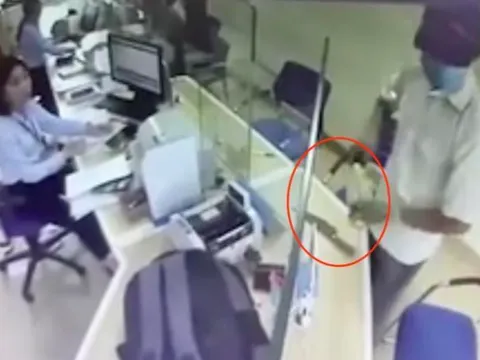 Vụ cướp ngân hàng Vietinbank: Cảnh sát phong tỏa phòng giao dịch