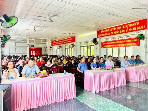 Bệnh viện Lê Văn Việt tặng 99 thẻ BHYT giúp bà con khó khăn