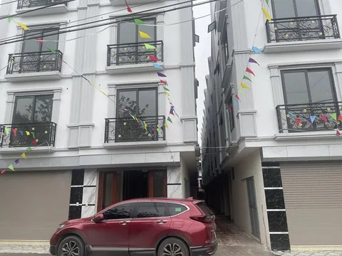 Người mua choáng váng khi nhà đất tăng cả trăm triệu đồng mỗi căn