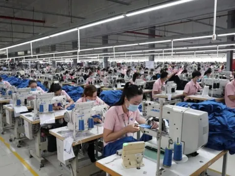 PMI giảm sâu, tâm lý kinh doanh chuyển xấu sau 4 năm gần nhất