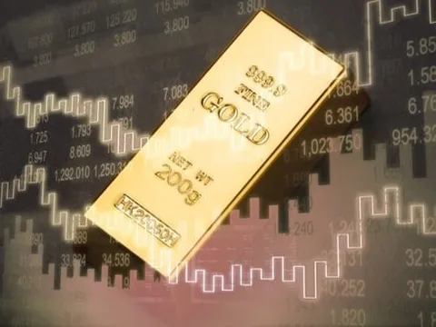 Giá vàng hôm nay đồng loạt bật tăng, chuyên gia dự đoán thị trường sẽ thiết lập mức giá kỷ lục mới