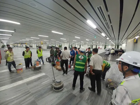 Nhà ga T3 sân bay Tân Sơn Nhất hở gạch lát sàn, nhà thầu nói gì?