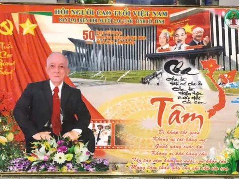 Yêu người già như bế đứa trẻ không còn ai dỗ dành