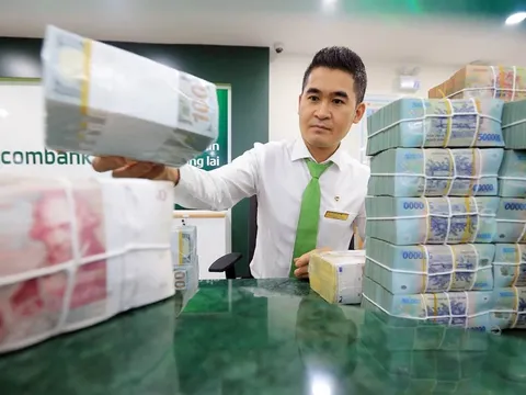 Kỷ lục 15 triệu tỷ đồng tiền gửi tại hệ thống ngân hàng