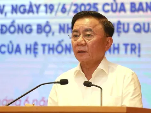 Bộ Chính trị: Nghiêm cấm liên hoan, chúc mừng nhận chức, lên chức sau sáp nhập tỉnh, xã