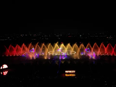 Từ truyền thuyết thành show “triệu view”: Van Phuc Water Show “dậy sóng” mùa hè TP.HCM