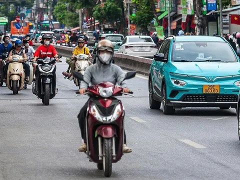 Cấm xe máy, hạn chế ô tô chạy xăng ở Hà Nội: Thị trường xe điện sẽ ra sao?