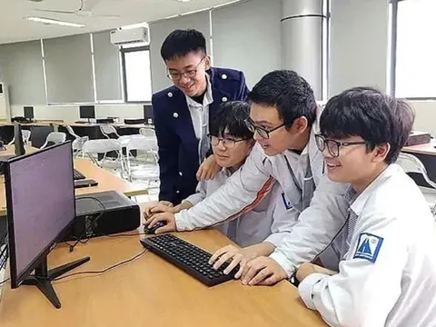 Chuyển đổi số trong giáo dục – Cơ hội và thách thức đối với giáo viên và học sinh