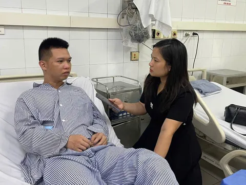 Người sống sót trong vụ lật tàu trên vịnh Hạ Long kể về ba giờ lênh đênh trên biển trước khi được cứu