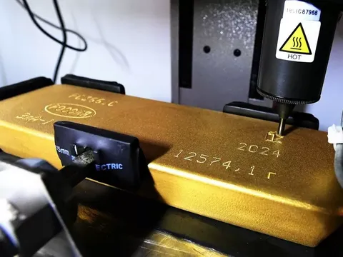 Giá vàng hôm nay 'tăng nóng', tiến sát 3.400 USD, vàng SJC vượt 120 triệu đồng/lượng