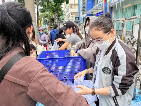 Những món quà nhỏ sưởi ấm một ngày dài nơi bệnh viện