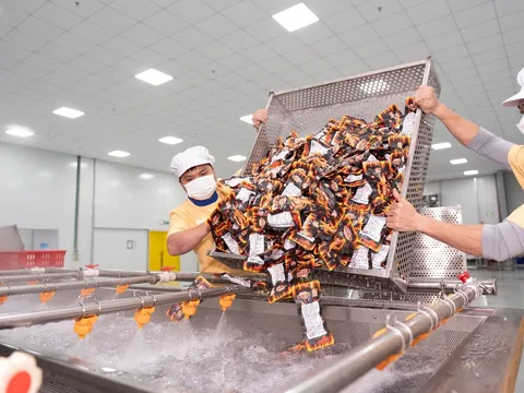 Câu chuyện chinh phục khách hàng phía sau "đế chế ăn vặt" Ăn Cùng Bà Tuyết