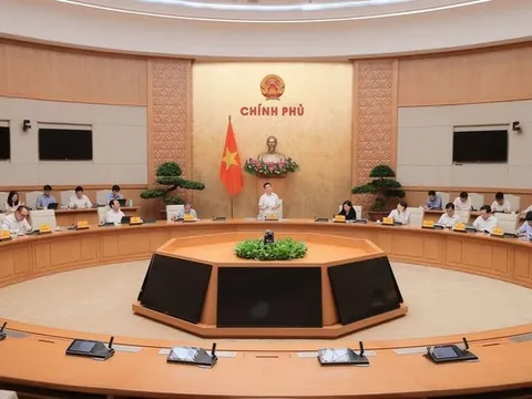 Phó Thủ tướng yêu cầu NHNN nghiên cứu phát hành trái phiếu bằng USD