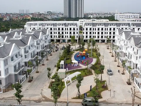 Eurowindow Nha Trang, Tân Hoàn Cầu Bến Tre và 3 DN khác bị phạt vì vi phạm công bố thông tin trái phiếu