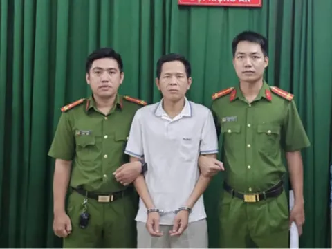 Bắt giám đốc chi nhánh ngân hàng ở TP.HCM vì làm lộ "bí mật công tác"