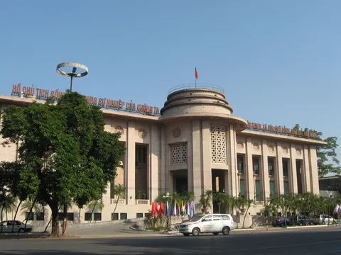 Ngân hàng Nhà nước tung hợp đồng bán ngoại tệ kỳ hạn