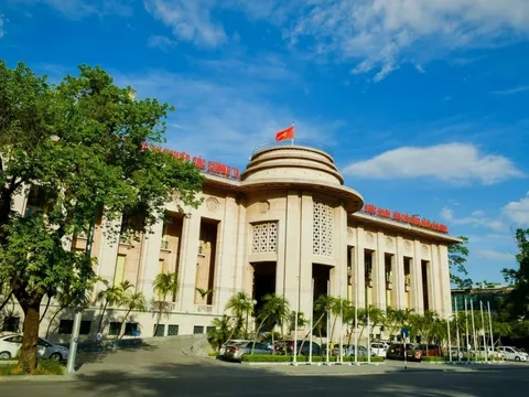 NHNN hút ròng hơn 17.000 tỷ đồng, lãi suất liên ngân hàng đồng loạt giảm