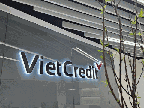 Phó TGĐ VietCredit bị phạt do không báo cáo trước giao dịch
