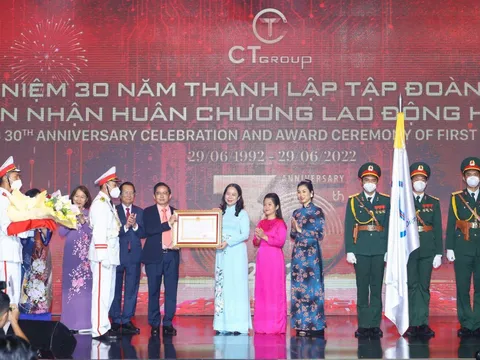 33 Năm có lẽ trong 80 năm chẵn, câu chuyện mới về “Ý chí Việt Nam, trí tuệ Việt Nam"