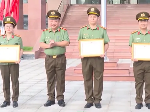 Công an tỉnh Gia Lai được chủ tịch UBND tỉnh tặng bằng khen vì thành tích xuất sắc