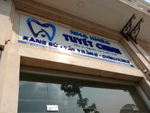 Đình chỉ cơ sở nha khoa có bác sĩ cầm gậy đánh khách ở TP.HCM