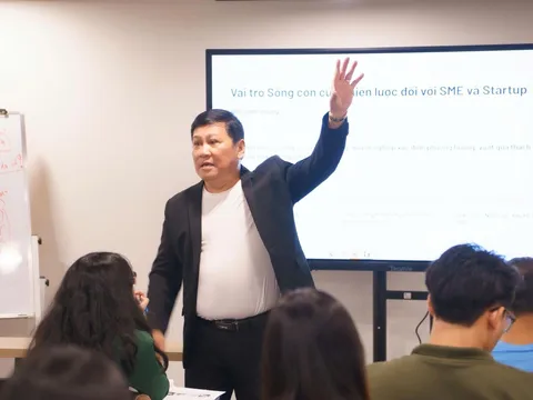 Tiến sĩ Hồ Hán Dân đào tạo trong chuyên đề Quản trị Chiến lược Doanh nghiệp - Startup MasterTrack 2025