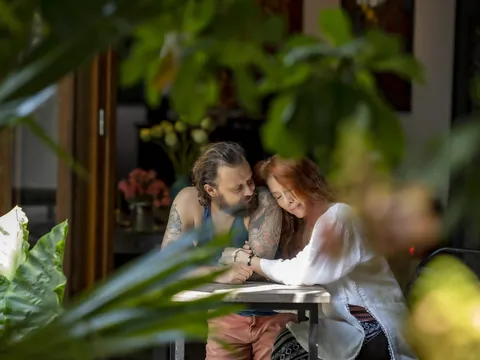 Nghệ nhân nấu bia Đức mê Sài Gòn rồi tự vẽ tranh