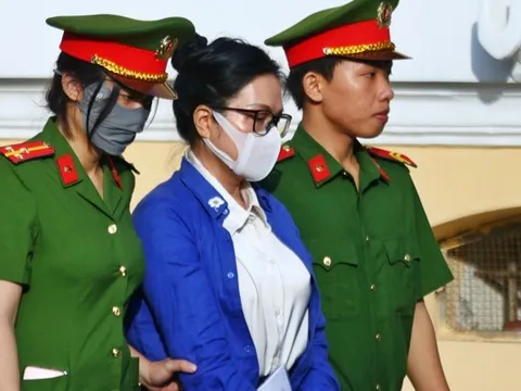 Cựu Tổng giám đốc SJC Lê Thúy Hằng ra tòa