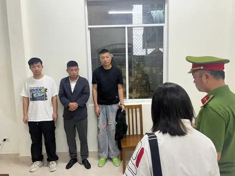 'Bắt cóc' con nợ vay tiền đánh bạc ở casino