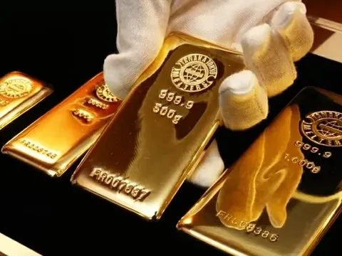 Giá vàng hôm nay 1/10/2025: Vượt 3.800 USD/ounce, thị trường bước vào giai đoạn “nóng bỏng”