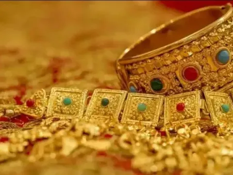 Giá vàng hôm nay 2/10/2025 biến động mạnh sau khi chính phủ Mỹ đóng cửa, nguồn cung vàng trong nước chưa có thay đổi lớn