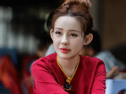 Dòng trạng thái mới nhất đăng vào lúc nửa đêm trên trang Facebook của Ngân 98 sau khi bị bắt