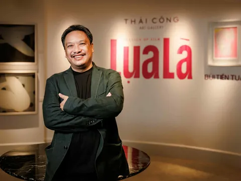 Triển lãm “Lụa là”: Bùi Tiến Tuấn viết chương mới cho tranh lụa Việt đương đại